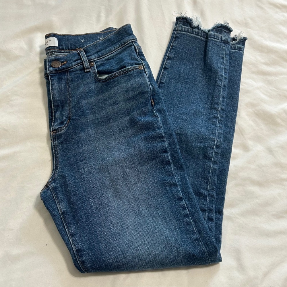 Loft Outlet Womens Skinny Jeans Medium Wash Raw Frayed Hem Size 4